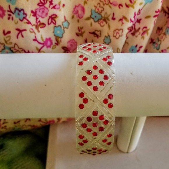 Vintage 1920\'s-50\'s Deep Carved Lucite & Red Rhinestone Bangle
